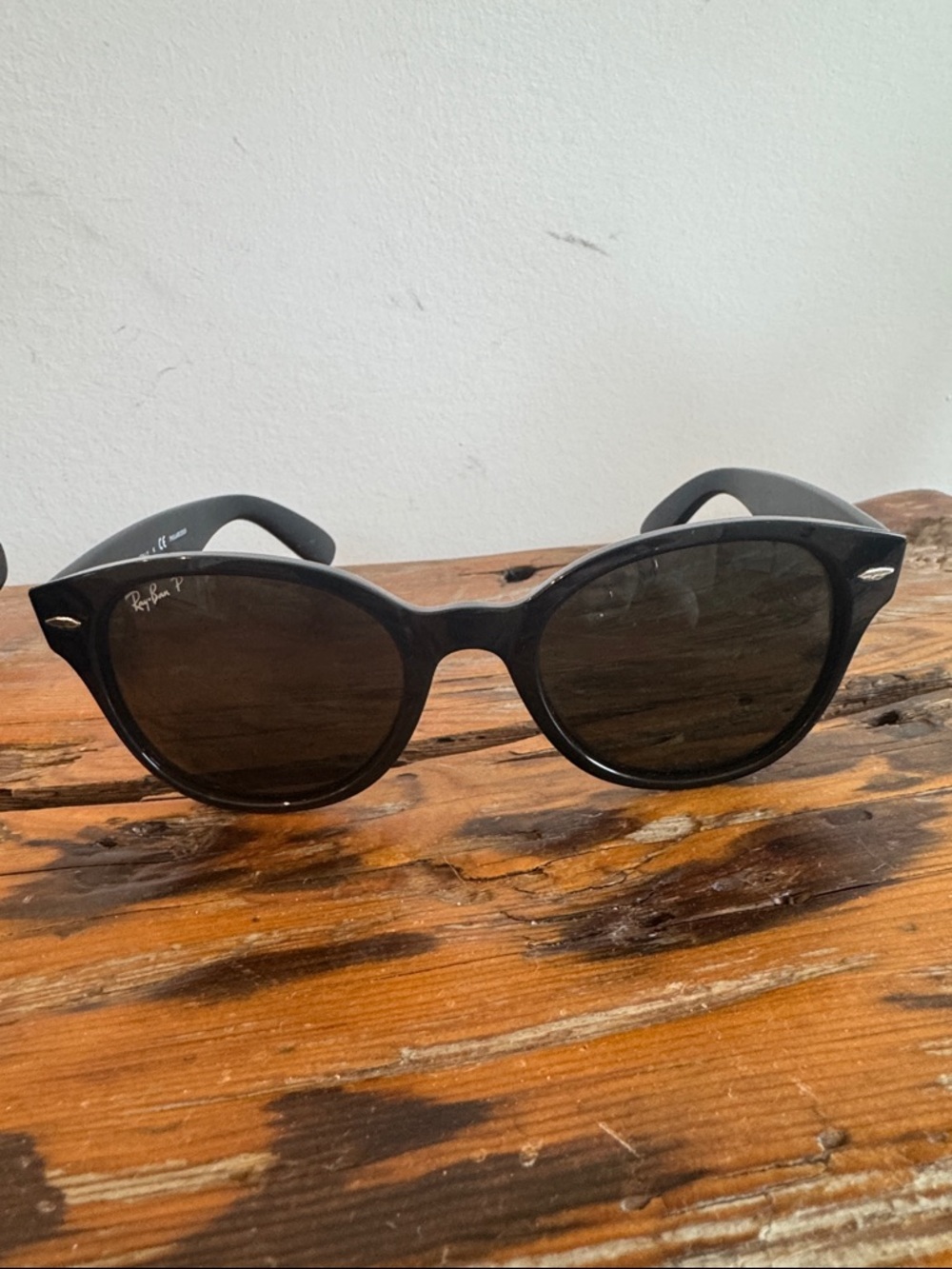 Ray-Ban Black Round Sunglasses-polarized
